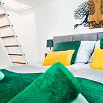 Apartman Cuddle Corner *